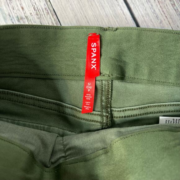 Spanx Stretch Twill Ankle Cargo Pants Sage Green NWT Sm - Picture 4 of 7